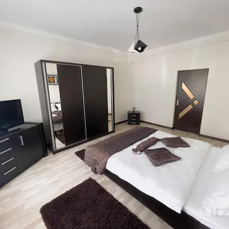 Enjoy - Spacious Retreat In Our Apartment *