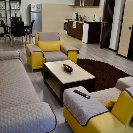 Enjoy - Spacious Retreat In Our Apartment